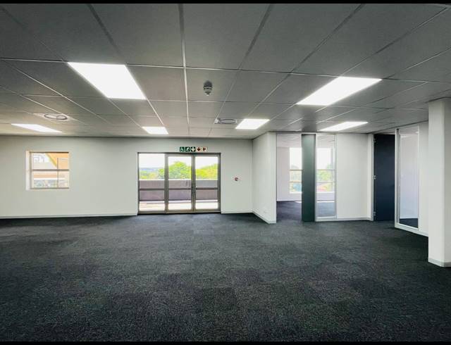 250M² OFFICE TO LET IN FOURWAYS